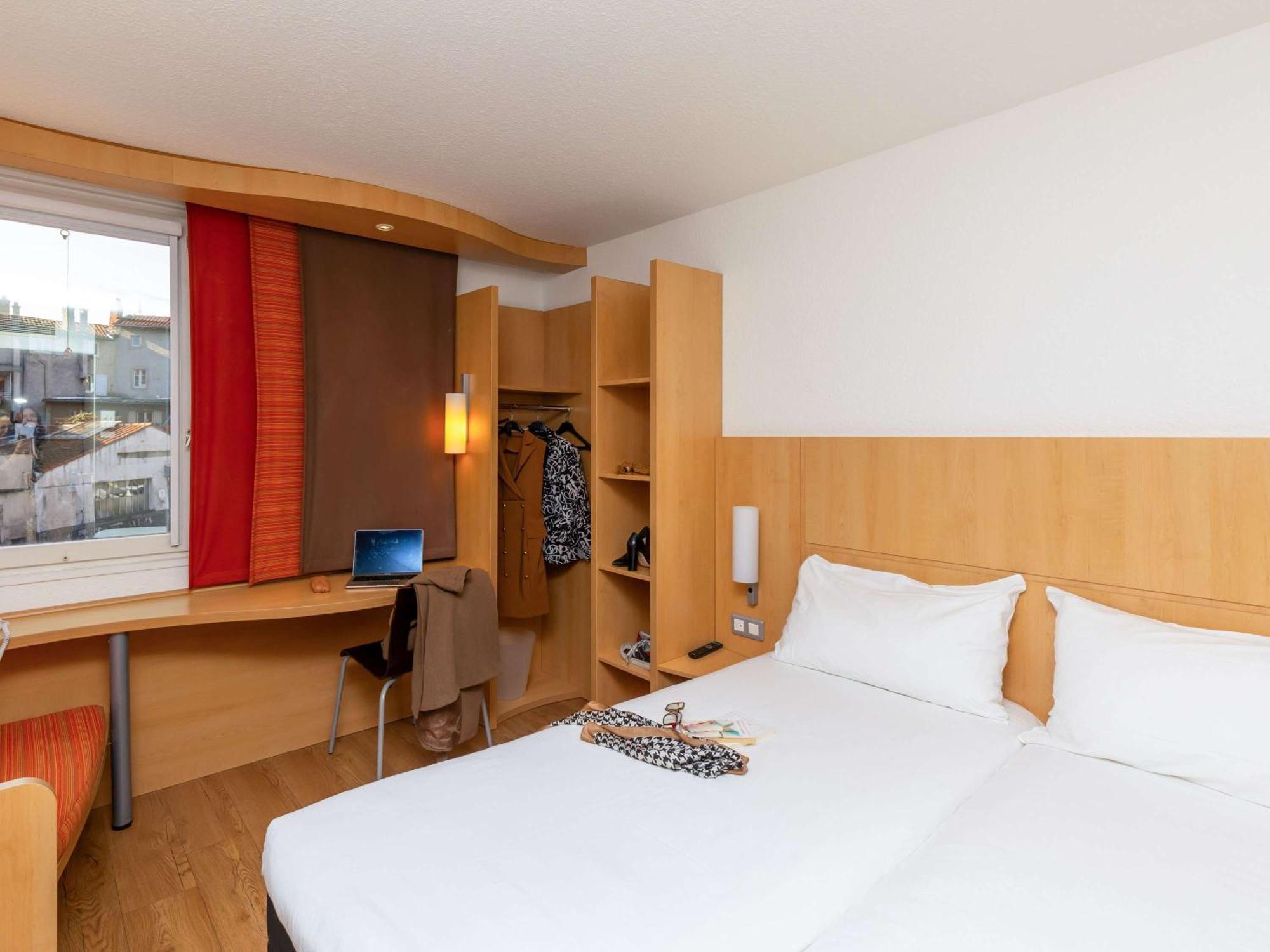 Hotel Ibis Le Puy-En-Velay Centre Exterior foto